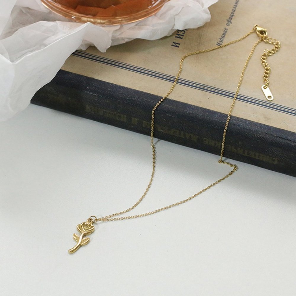 NEW 18K Gold Plated Rose Flower Pendant Necklace - Picture 7 of 10